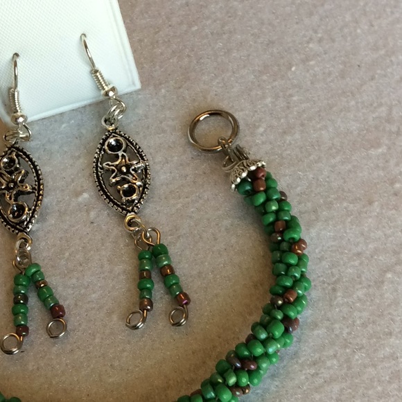 FINAL SALE PRICE Handmade Beaded Bracelet & Earring Set - Picture 3 of 3